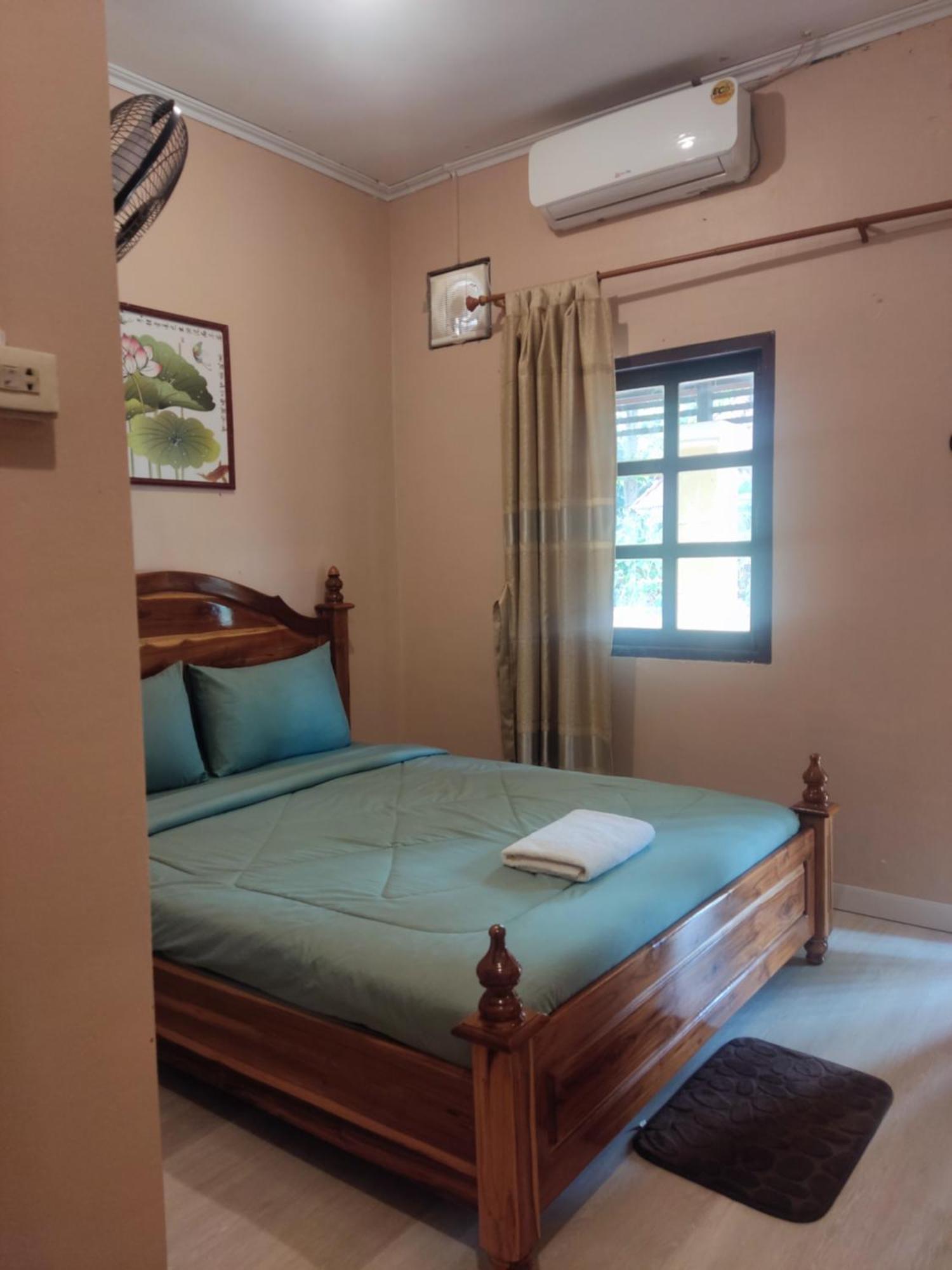 Erawan Guesthouse パークセー エクステリア 写真