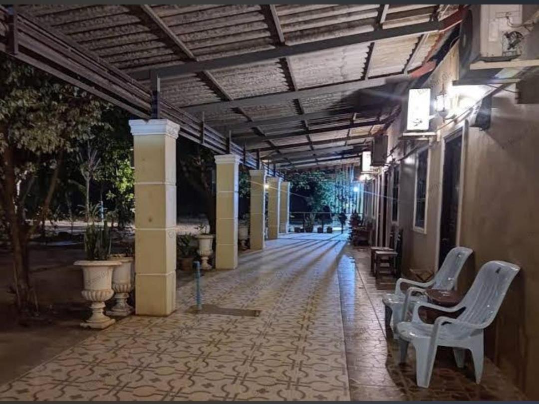 Erawan Guesthouse パークセー エクステリア 写真