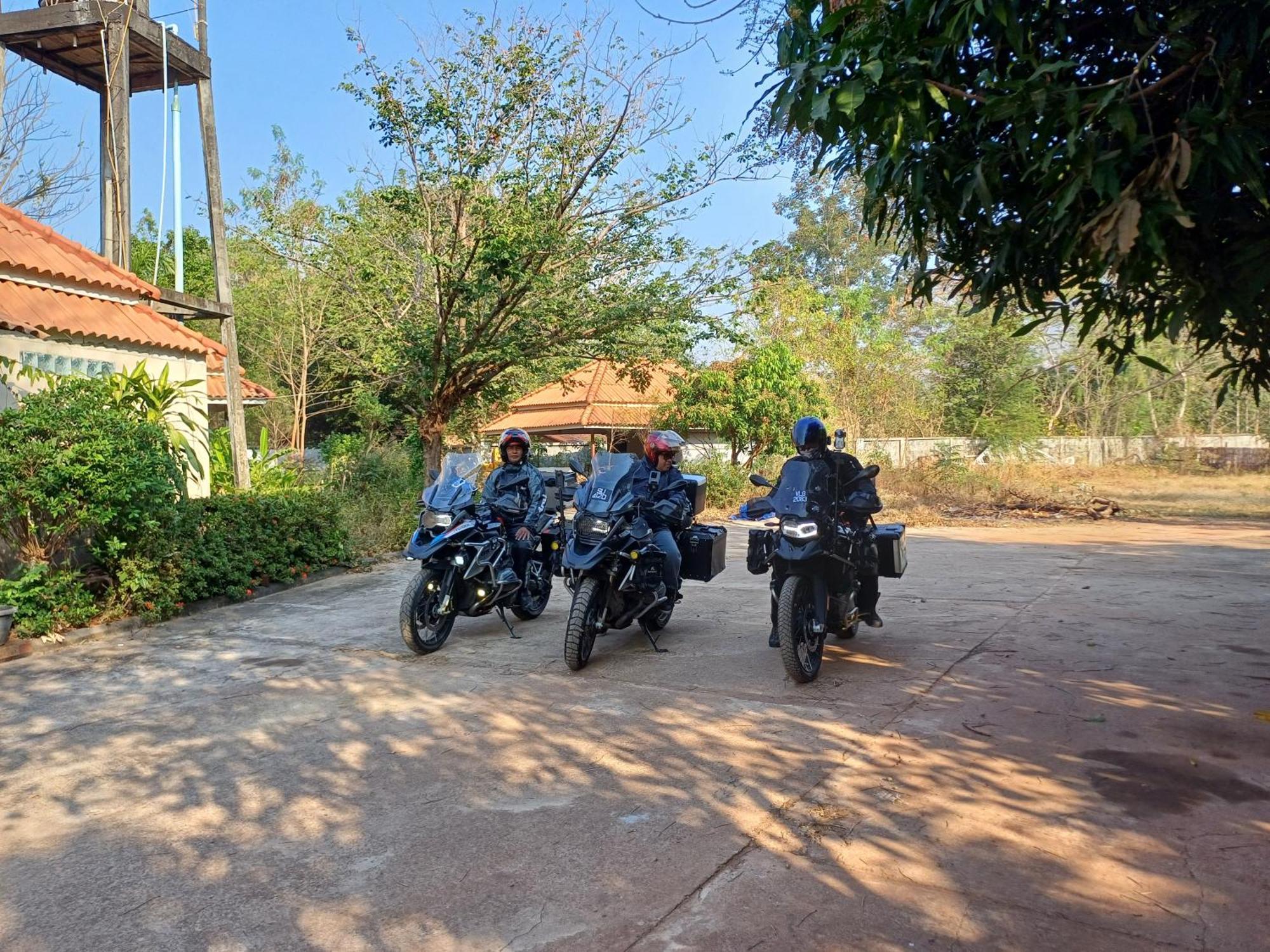 Erawan Guesthouse パークセー エクステリア 写真