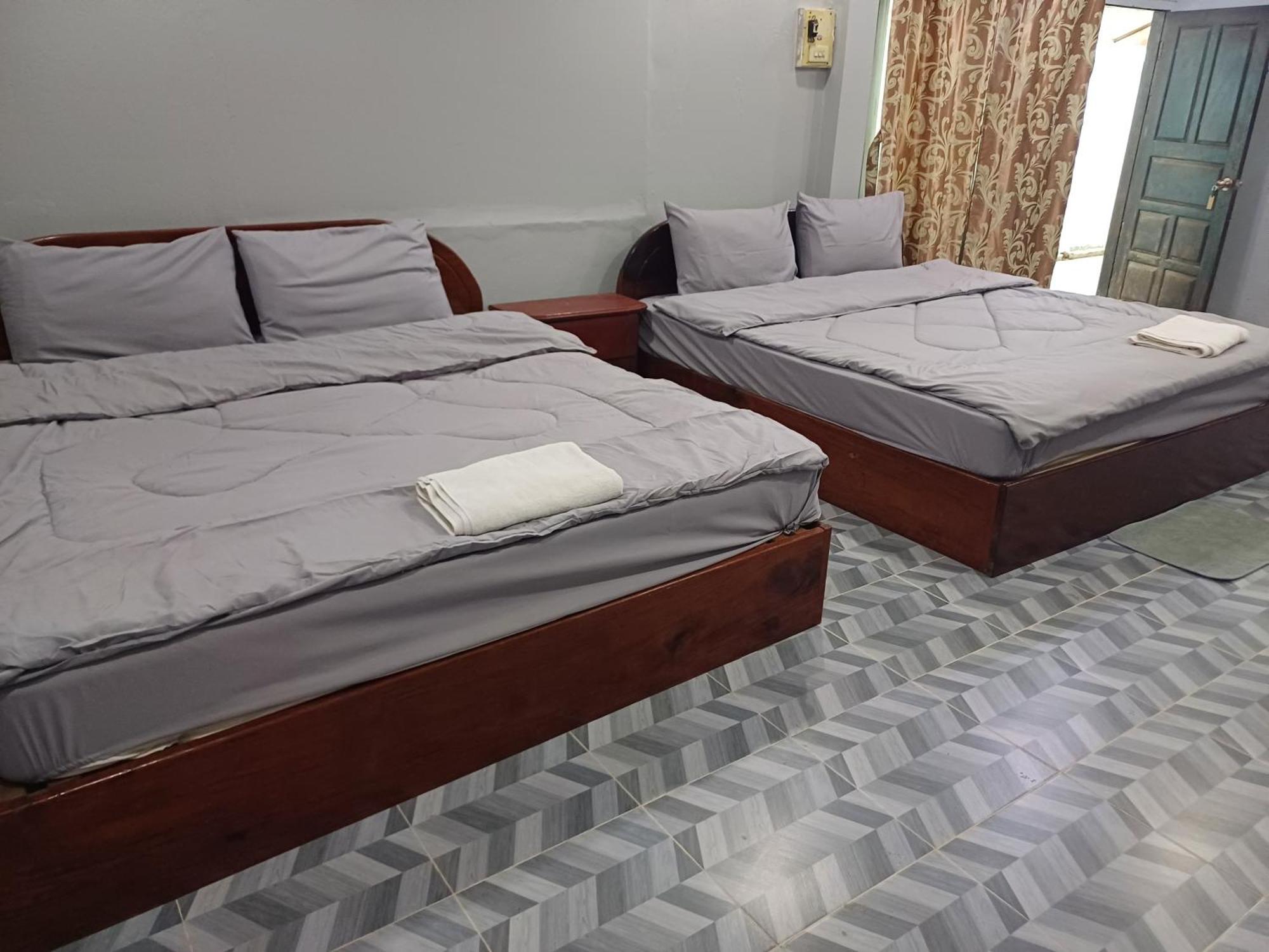 Erawan Guesthouse パークセー エクステリア 写真